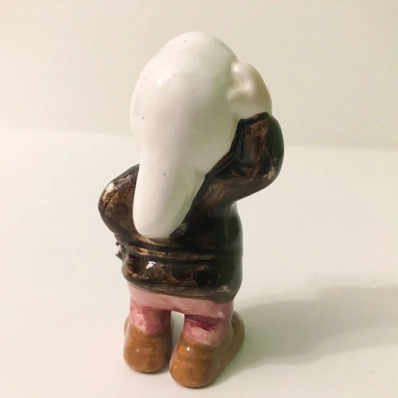 Vintage Disney  Snow White Sneezy Dwarf White Hat Figurine 3.5 Inch Tall Japan - Picture 3 of 16